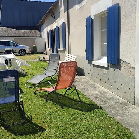 Maison Plain Pied, 2 Chambres, Longere Typique , Fraiche, Dans Bourg Avec Tous Commerces Luçay-le-Mâle المظهر الخارجي الصورة