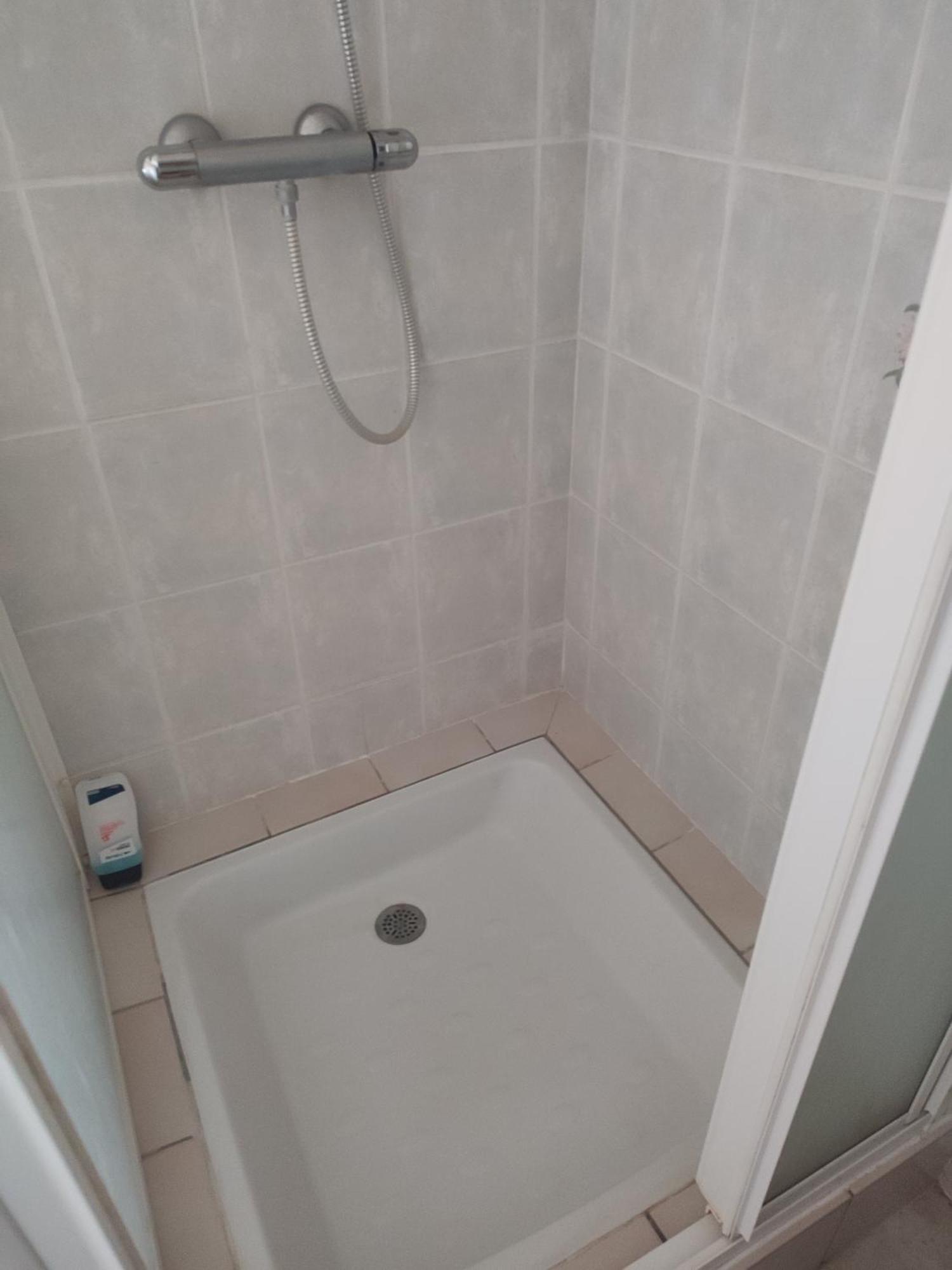 Maison Plain Pied, 2 Chambres, Longere Typique , Fraiche, Dans Bourg Avec Tous Commerces Luçay-le-Mâle المظهر الخارجي الصورة