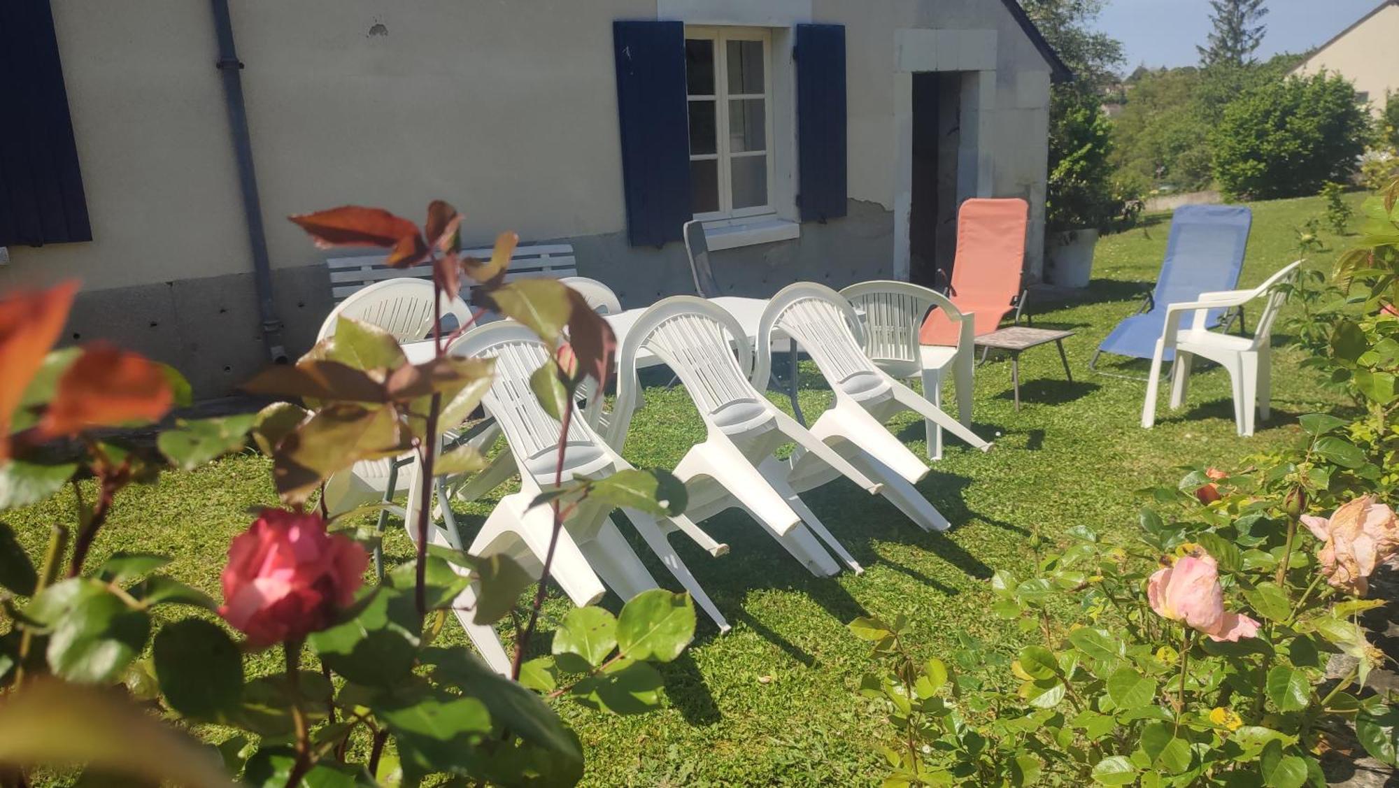Maison Plain Pied, 2 Chambres, Longere Typique , Fraiche, Dans Bourg Avec Tous Commerces Luçay-le-Mâle المظهر الخارجي الصورة