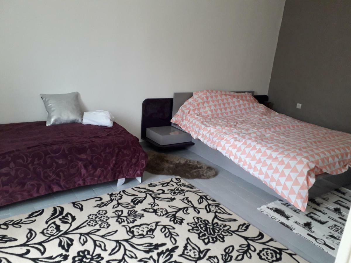 Maison Plain Pied, 2 Chambres, Longere Typique , Fraiche, Dans Bourg Avec Tous Commerces Luçay-le-Mâle المظهر الخارجي الصورة