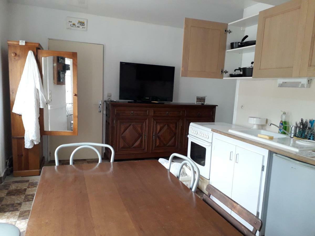 Maison Plain Pied, 2 Chambres, Longere Typique , Fraiche, Dans Bourg Avec Tous Commerces Luçay-le-Mâle المظهر الخارجي الصورة
