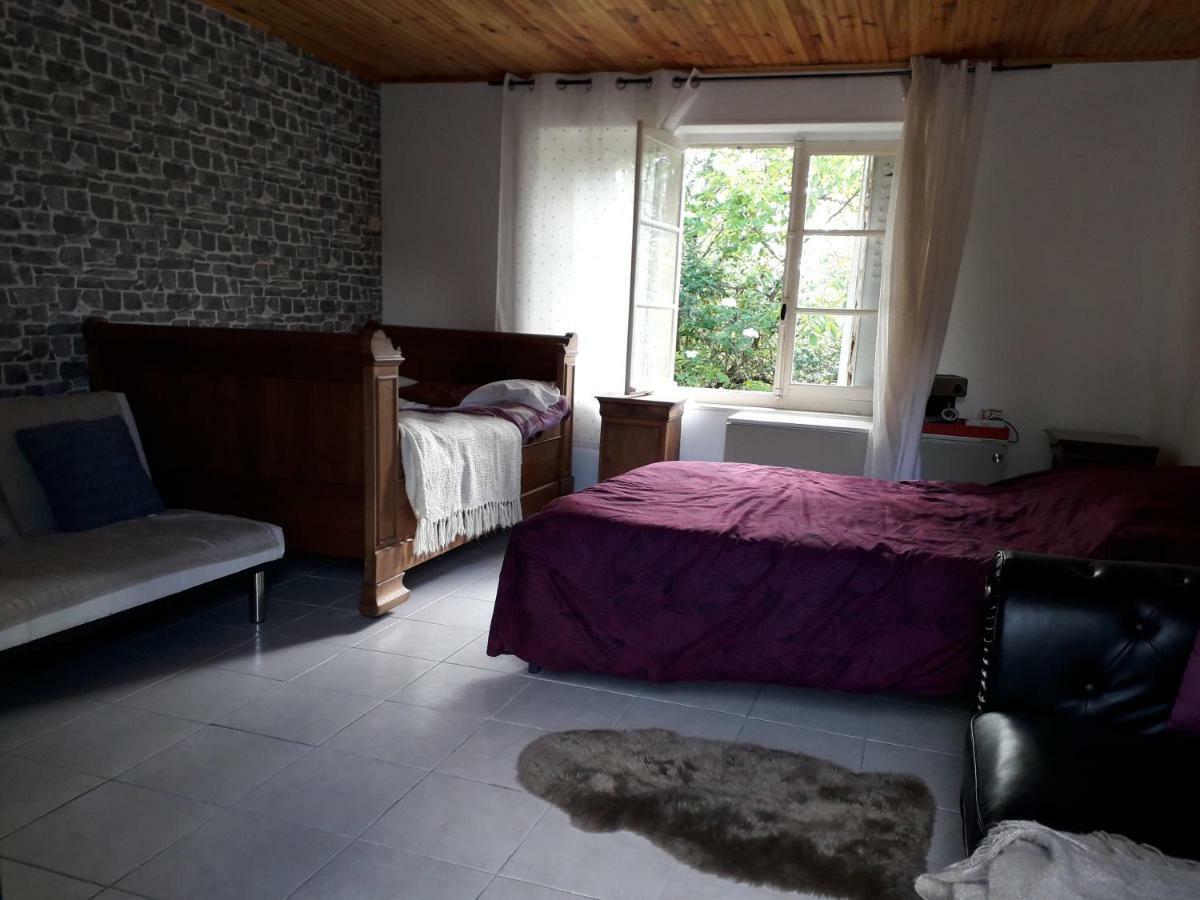 Maison Plain Pied, 2 Chambres, Longere Typique , Fraiche, Dans Bourg Avec Tous Commerces Luçay-le-Mâle المظهر الخارجي الصورة